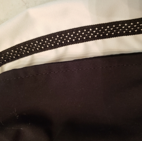 Cute Nike jogger pants, very soft capri length, great condition. Size small. - Picture 7 of 7